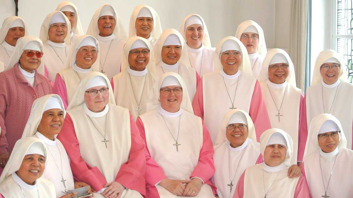 Schwester M. Magdalena Kruse mit weiteren Schwestern