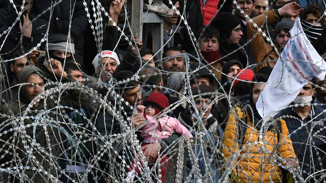 Flüchtlinge an der türkisch-griechischen Grenze Foto: Alexandros Avramidis (Reuters)