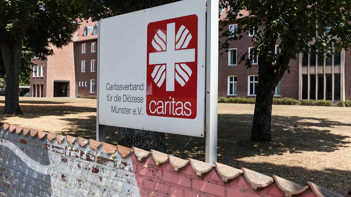 Caritas-Schild Symbol-Foto: Christof Haverkamp
