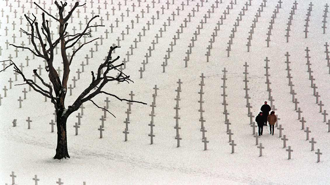 Soldatenfriedhof Foto: Arnd Wiegmann (Reuters)