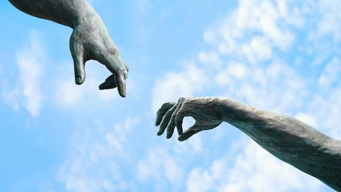 Zwei Hände in Distanz Foto: ju_see (Shutterstock)