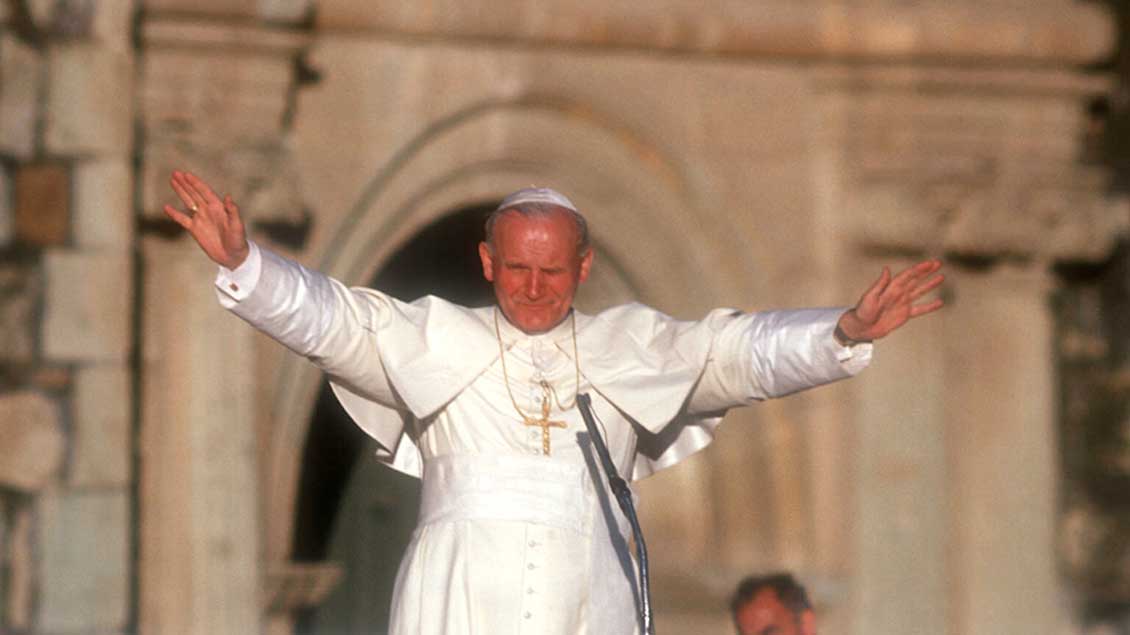 Papst Johannes Paul II. vor der Kathedrale in Mexiko City. Foto: KNA