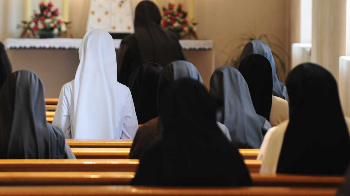 Betende Ordensschwestern.