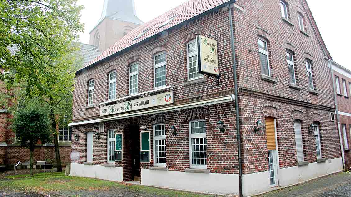 Vor drei Jahren kaufte die Pfarrei das Hotel-Restaurant „Niewerther Hof“, um auf dem Gelände ein Pfarrzentrum zu errichten.