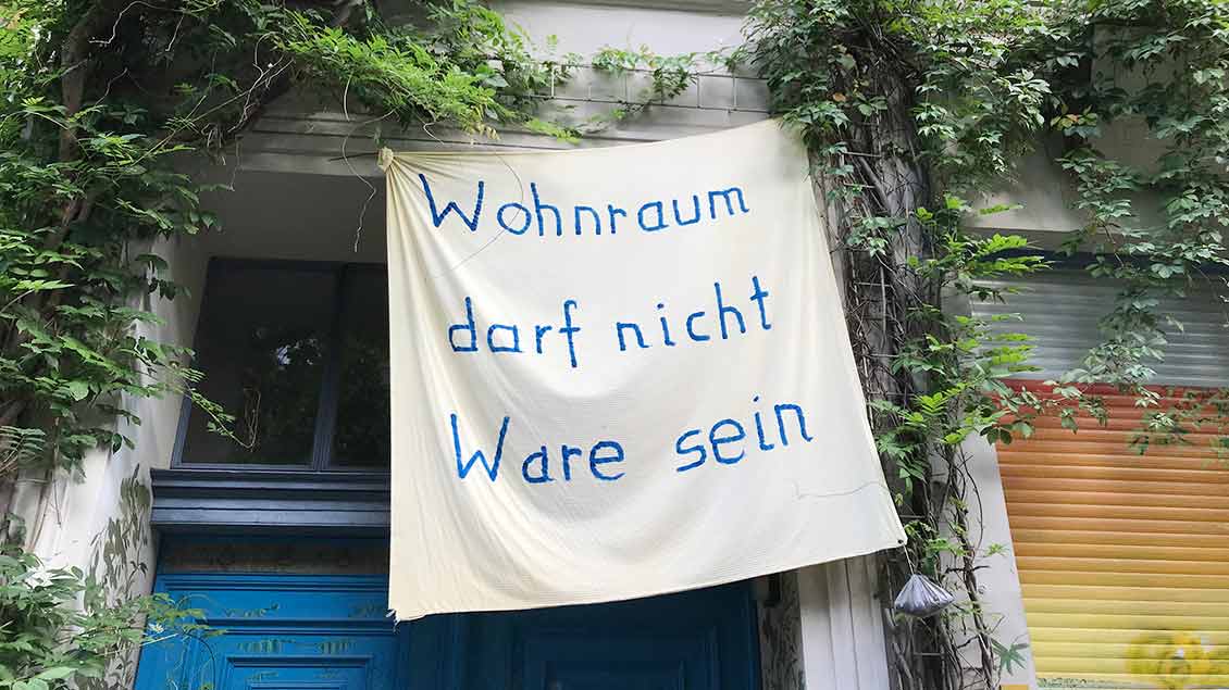 Banner: Wohnraum darf nicht Ware sein Symbolfoto: Alexander Hauk (pixelio.de)