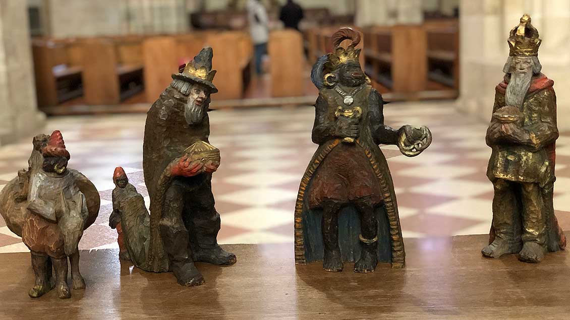 Der Tross der Dreikönige im Ulmer Münster. Zweite von rechts die umstrittene Königsfigur. | Foto: Evangelisches Dekanat Ulm