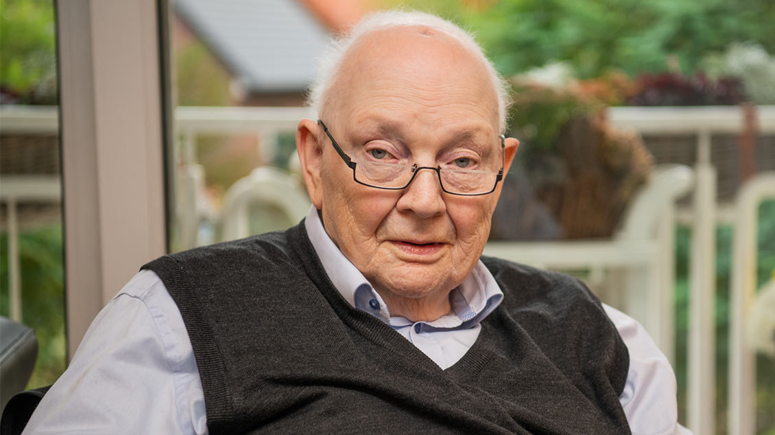 Der emeritierte Pfarrer Arnold Janssen aus Drensteinfurt organisiert mit seinen 91 Jahren seinen Alltag noch allein.