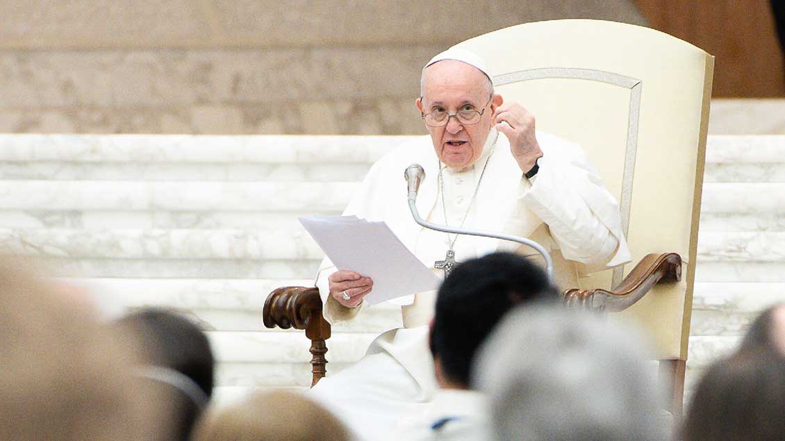 Papst Franziskus während einer Audienz für die Teilnehmer der Generalversammlung der internationalen Fokolar-Bewegung am 6. Februar 2021 im Vatikan.