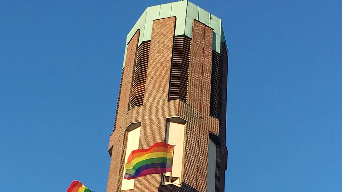 Der Kirchort St. Margareta der Gemeinde St. Mauritz in Münster zeigte sich mit der regenbogenflagge solidarisch. | Foto: pd