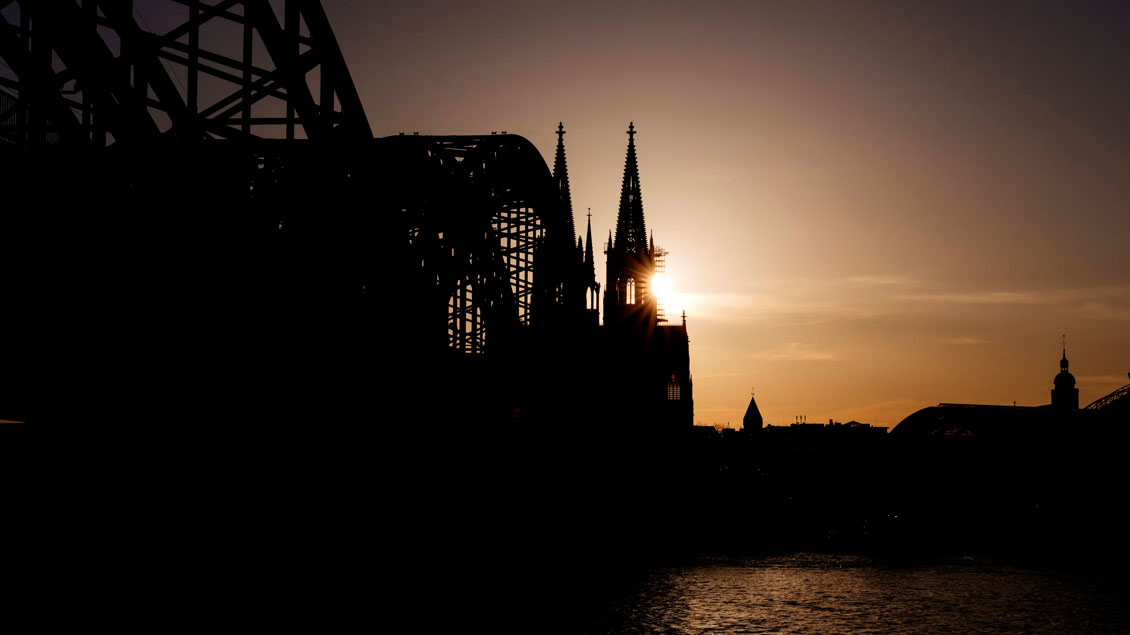 Die Kölner Brücke. Foto. Imago