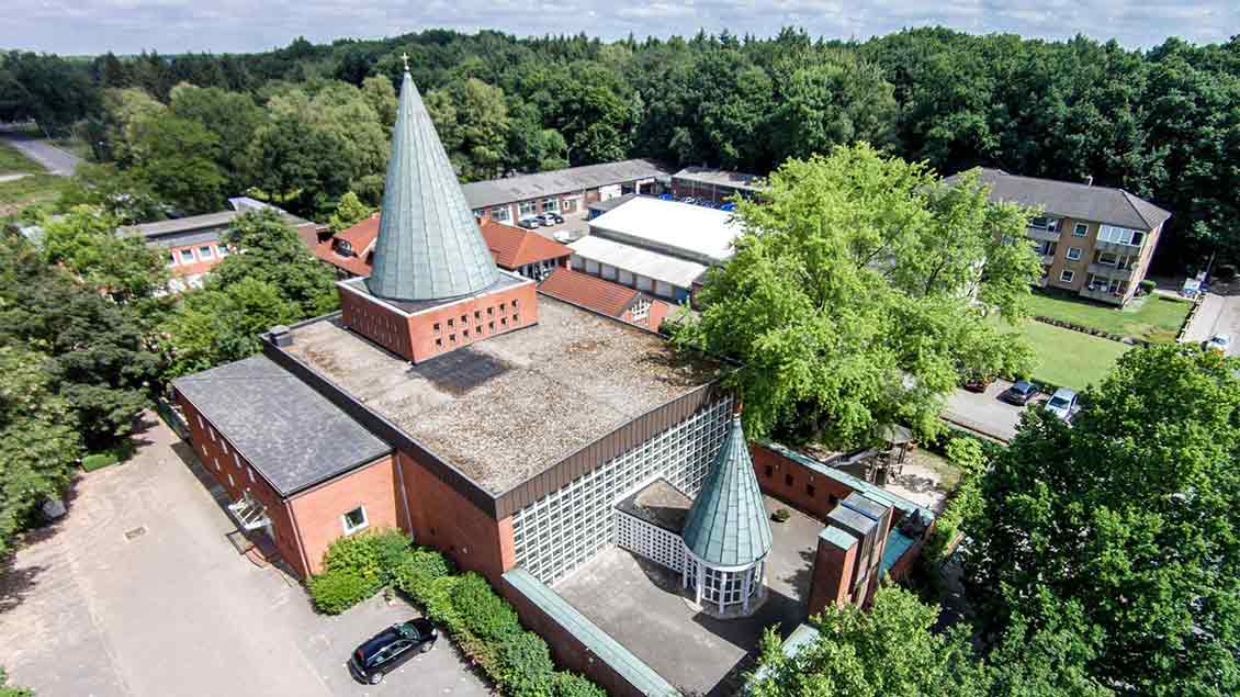 Bei der Kirche St. Christophorus soll ein neues Familienzentrum der Pfarrgemeinde entstehen. | Foto: Pfarrgemeinde St. Marien