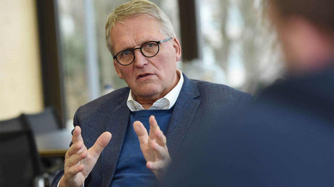 ZdK-Präsident Thomas Sternberg in einem Gespräch. Foto: Michael Bönte