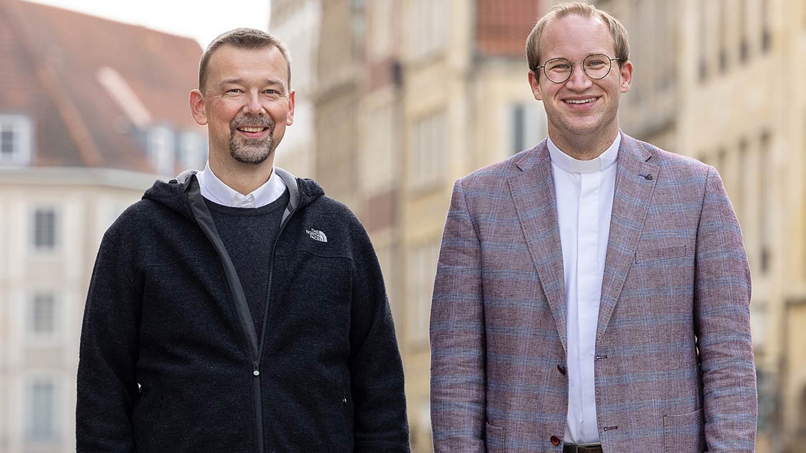 Christian Fechtenkötter (links) und Lars Schlarmann stehen auf dem Prinzipalmarkt in Münster. Foto: pd