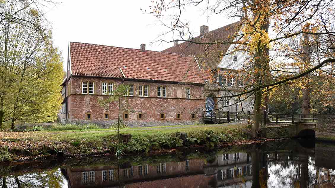 Burg Dinklage ist seit 1949 Sitz einer Benediktinerinnen-Abtei. | Foto: Franz Josef Scheeben