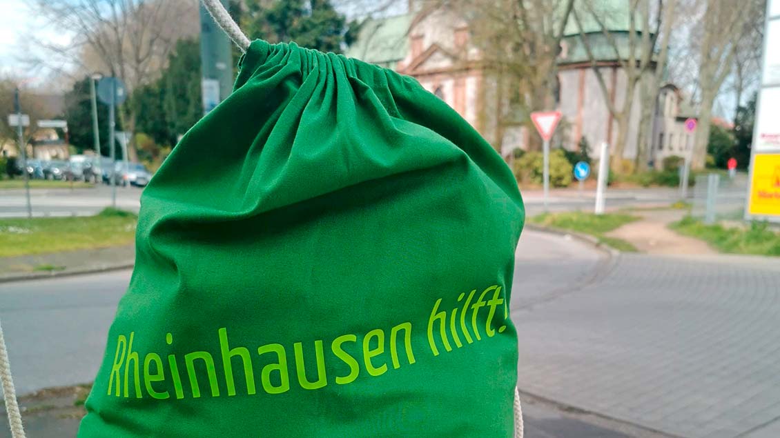 Tasche mit dem Aufdruck "Rheinhausen hilft"
