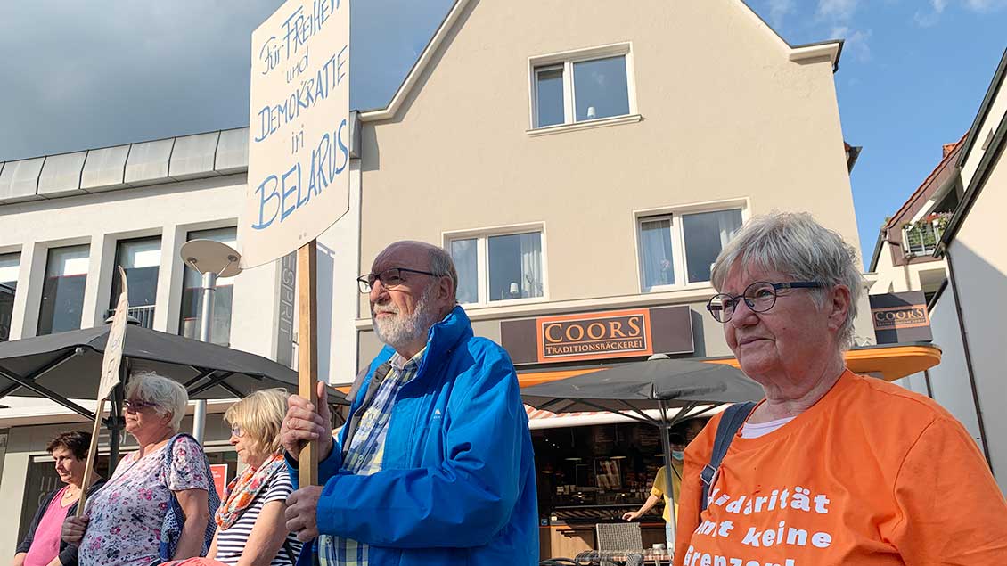 Das evangelische Pastorenehepaar Paul engagiert sich auch seit vielen Jahren in der Flüchtlingshilfe Ibbenbüren. | Foto: Marie-Theres Himstedt