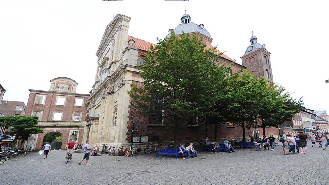 Die Dominikanerkirche liegt mitten in der Fußgängerzone von Münster. | Foto: Michael Bönte