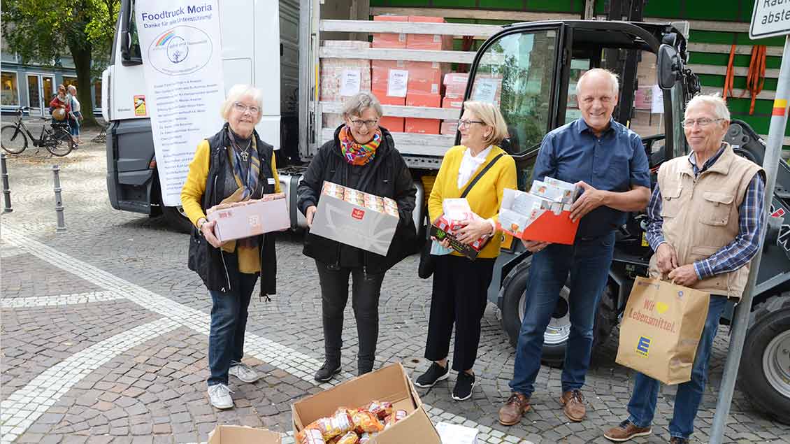 Lebensmittel für das Flüchtlingslager Moria Foto: Jürgen Kappel