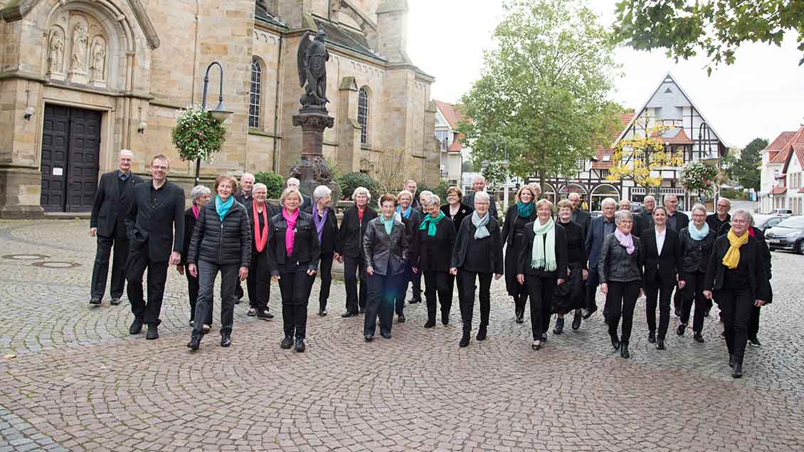 Mit mutigen Schritten zum interaktiven Chorprojekt: Der Kirchenchor St. Agatha Mettingen. | Foto: pd