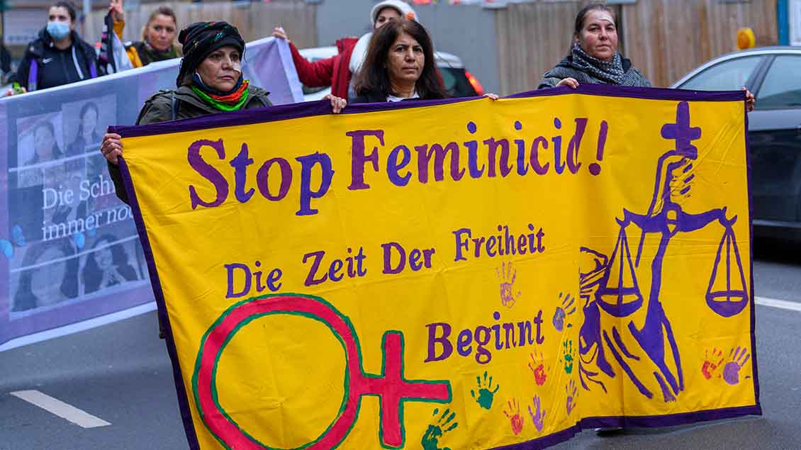 Demo gegen Gewalt gegen Frauen Foto: Future Image (imago)