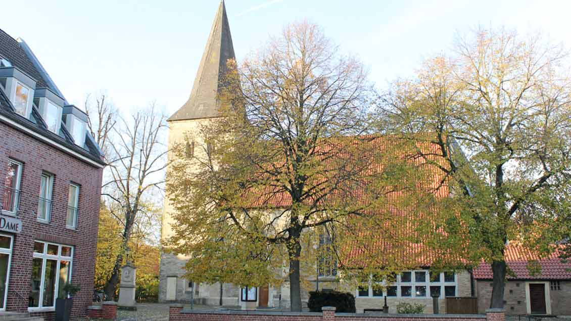  Die katholische St.-Sebastian-Kirche Foto: Hubertus Kost