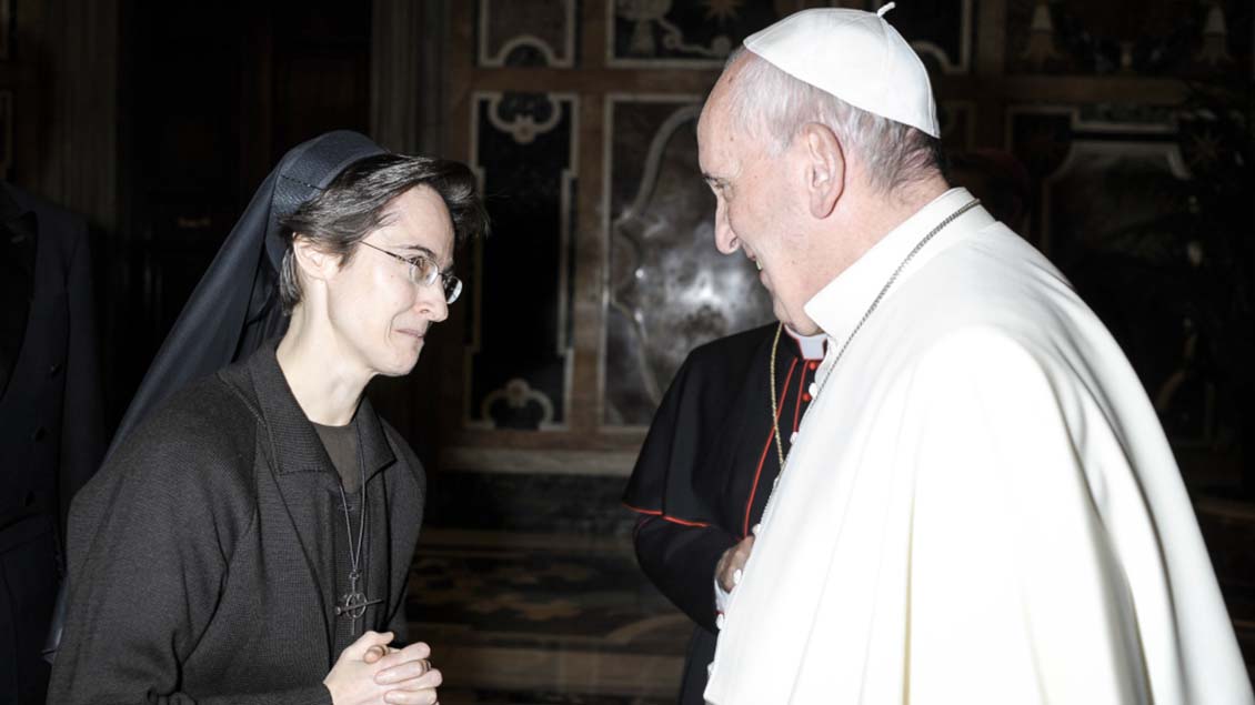 Raffaela Petrini und Papst Franziskus