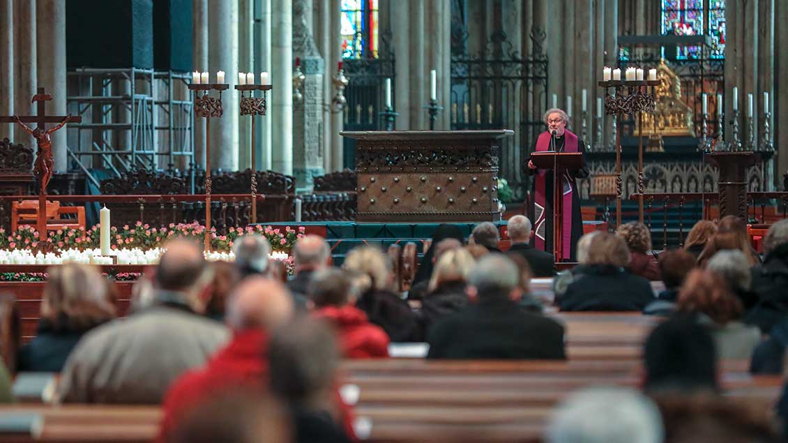 230 geladene Gäste nahmen am Gottesdienst teil, darunter Betroffene von Missbrauch. | Foto: Schoon (Erzbistum Köln)