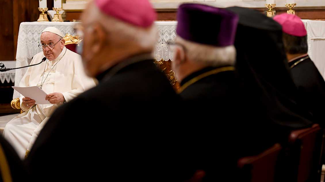 Papst Franziskus mit katholischen Vertretern in Athen