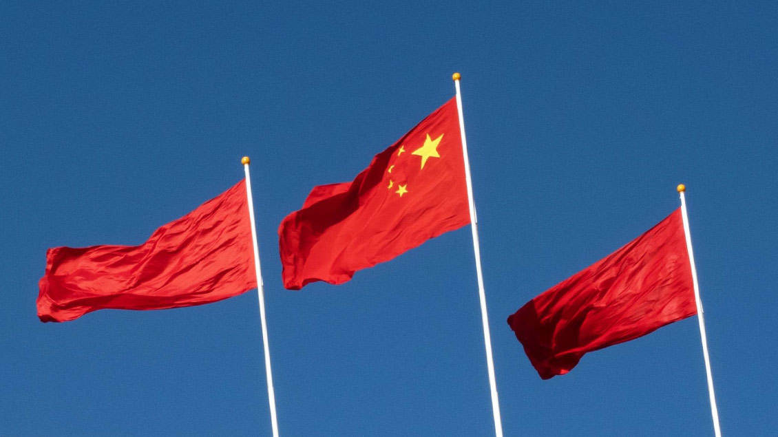 Chinesische Flaggen Foto: Anna Ratkoglo, Imago