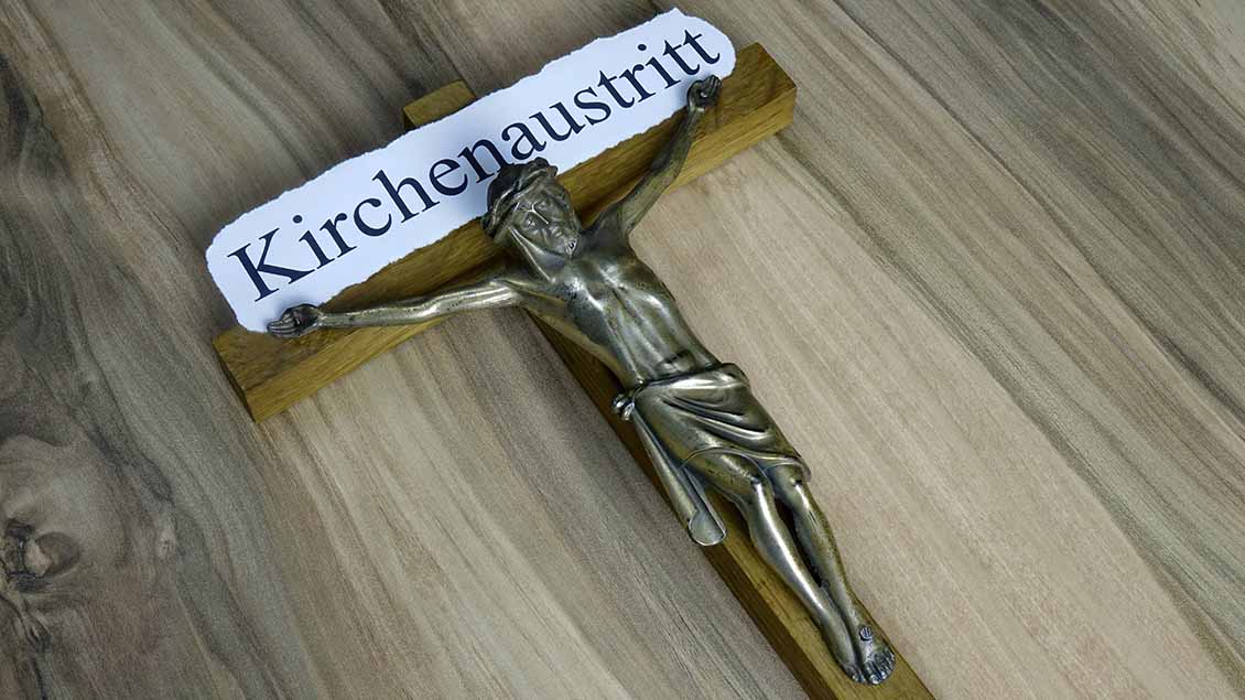 Kreuz zu Kirchenaustritt Foto: Steinach (imago)