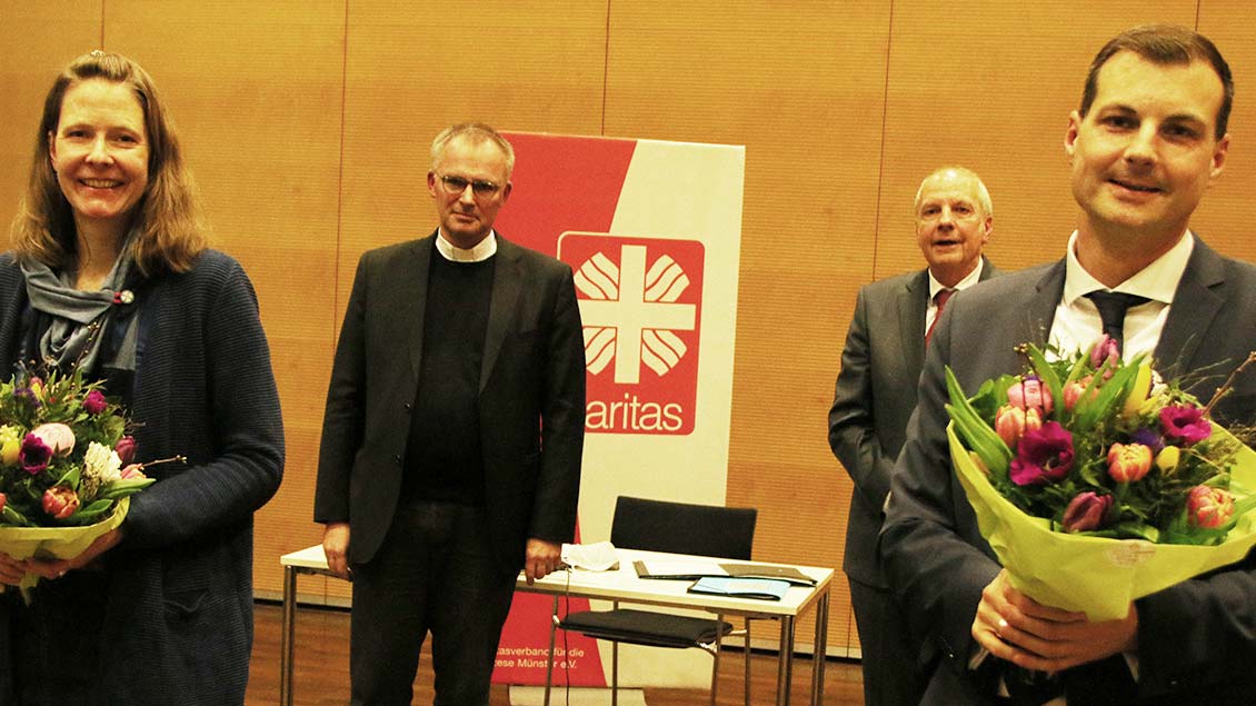 Pia Stapel, Pfarrer Christian Schmitt, Heinz-Josef Kessmann und Dominque Hopfenzitz  (von links) Foto: Harald Westbeld (cpm)