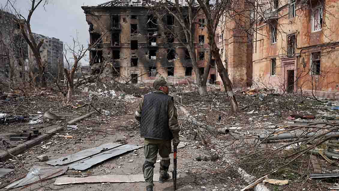 Szene aus Mariupol Foto: Sergei Bobylev (ITAR-TASS/imago)