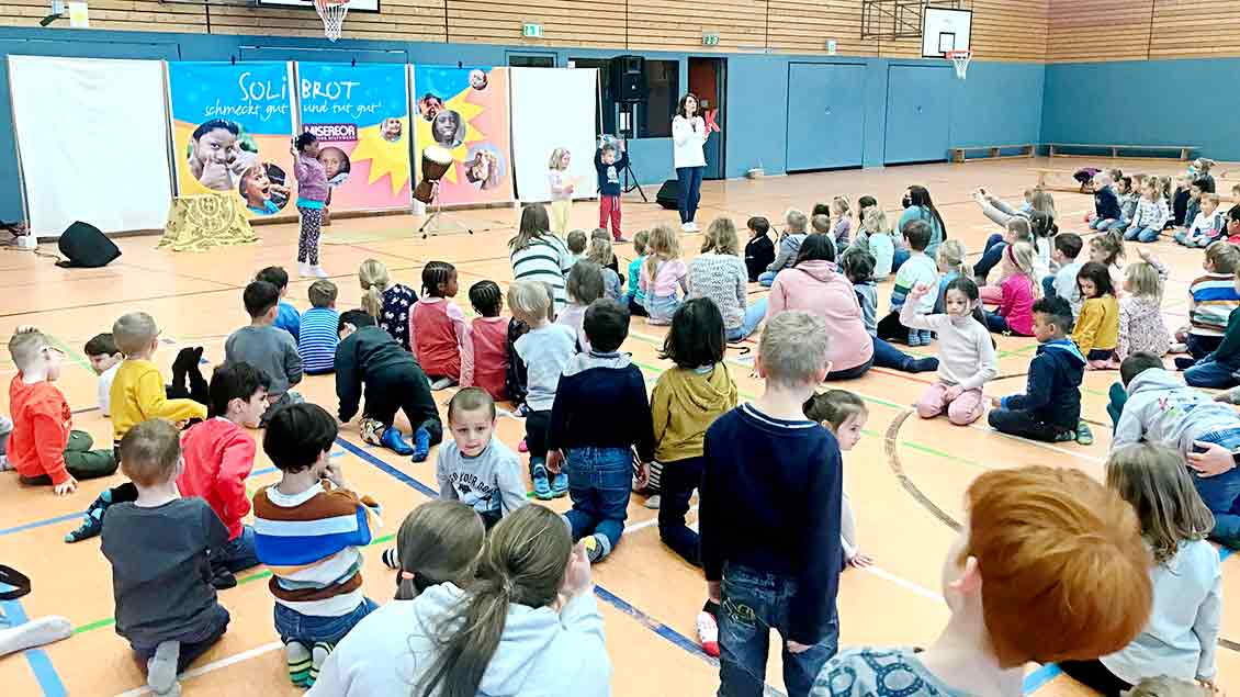 Eine „Trommelreise“ haben Kinder in Recklinghausen ünternommen. Foto: pd