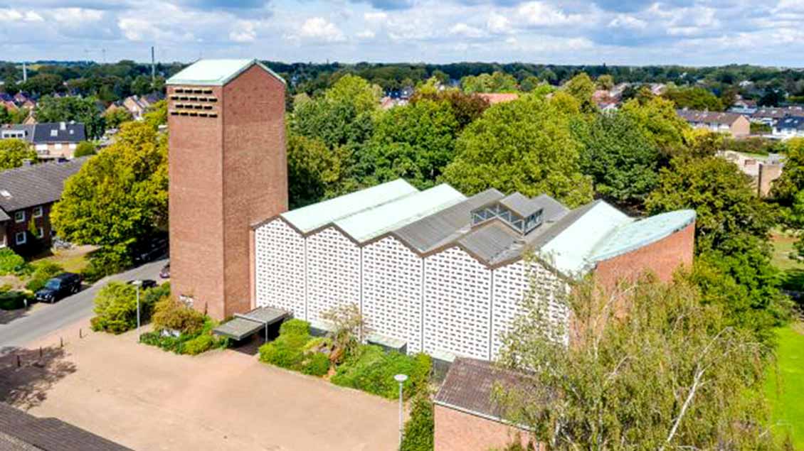 Das Archivbild zeigt die 1960 errichtete Herz-Jesu-Kirche in Bocholt. Foto: Archivfoto Pfarrei Liebfrauen