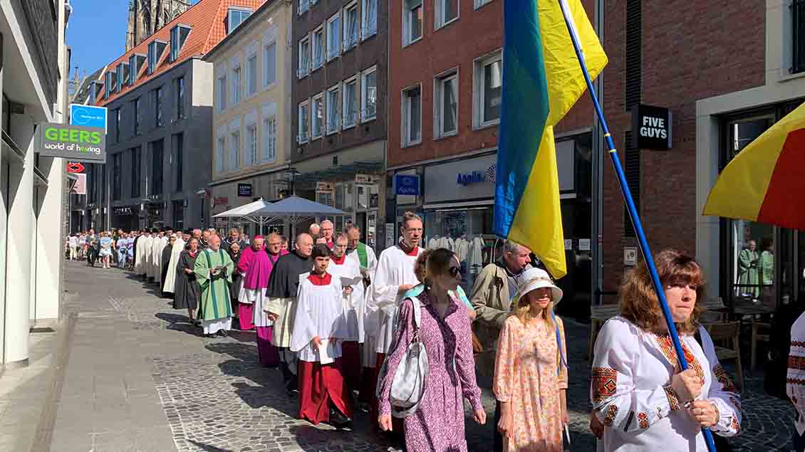 Große Prozession in Münster Foto: Annette Saal