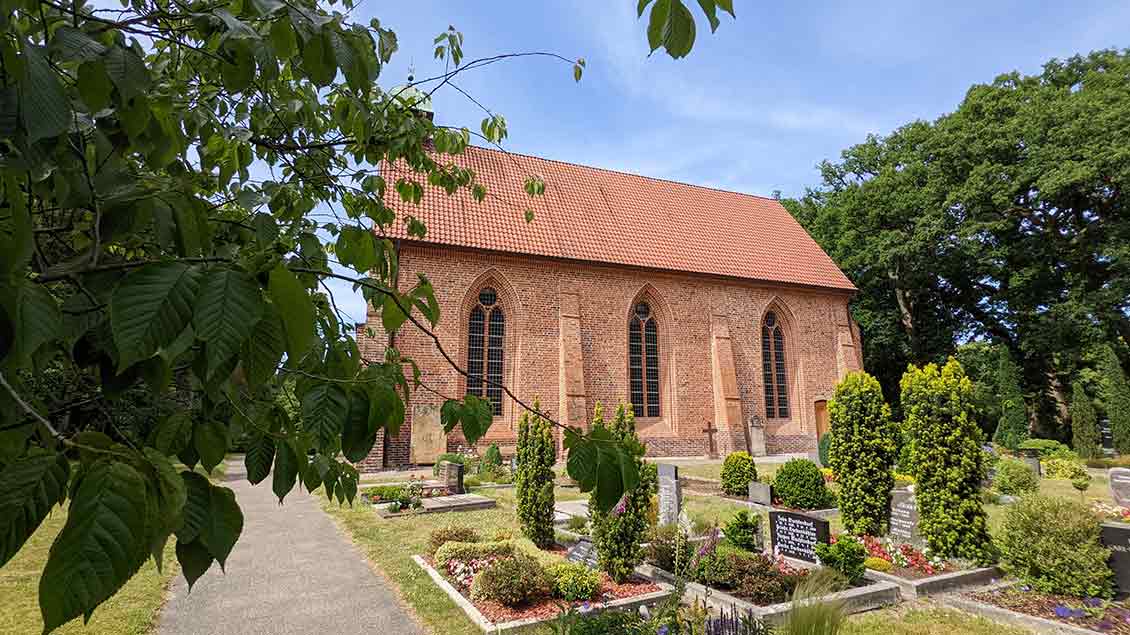 Die ehemalige Torkapelle des Klosters ist heute die evangelische Pfarrkirche von Hude. | Foto: Michael Rottmann