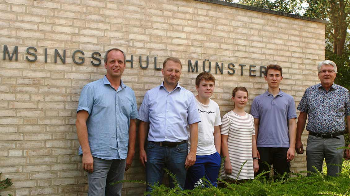 von links: Domkapellmeister Alexander Lauer, die Familienmitglieder Jürgen, Leo, Leni und Ludwig Radefeld sowie Norbert Kerkhoff