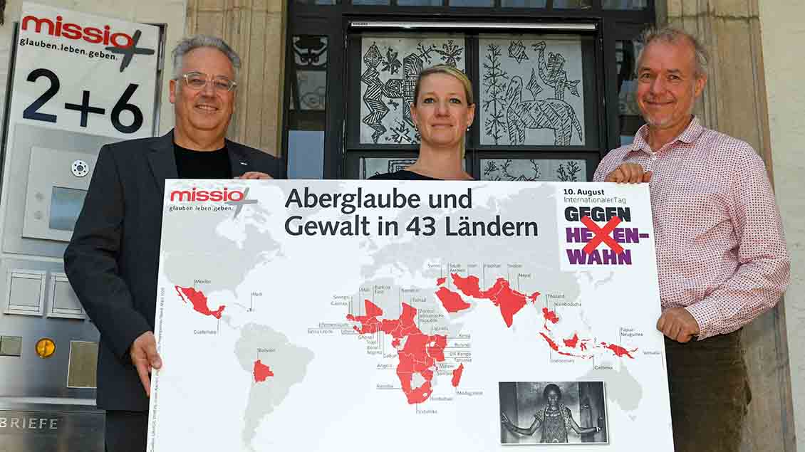Präsentation der Weltkarte Hexenwahn Foto: Christian Schnaubelt (Missio)
