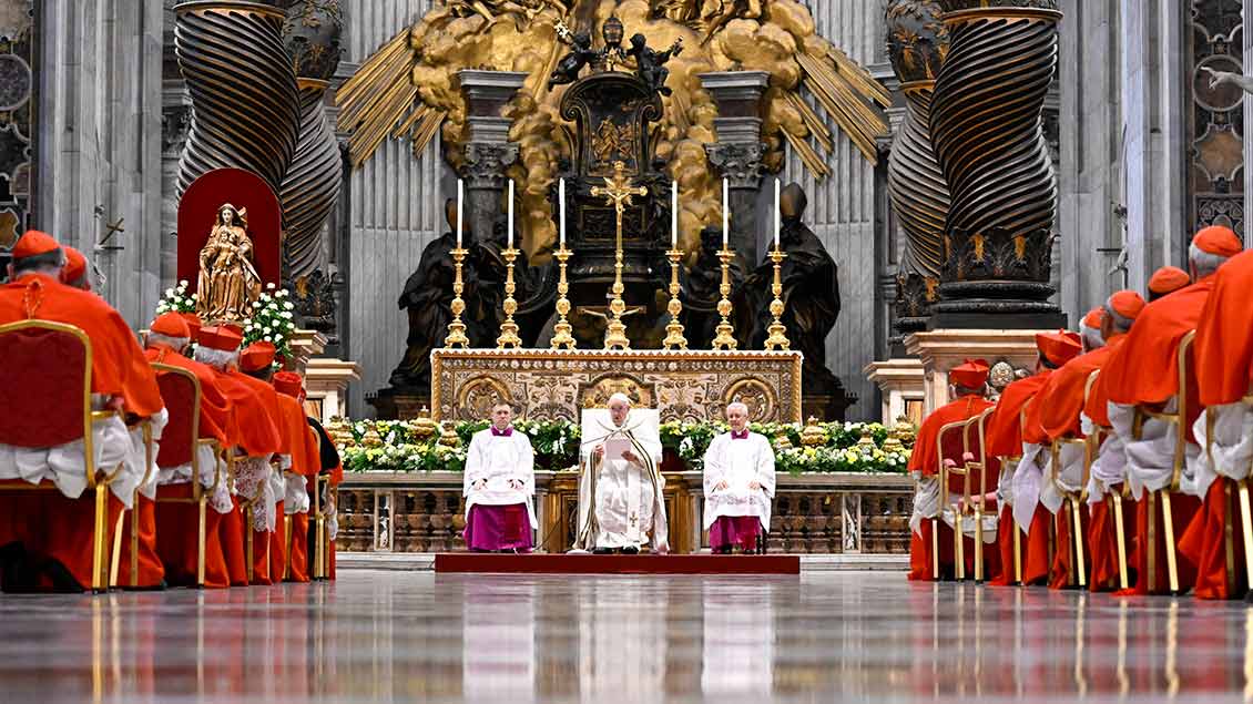 Papst und Kardinäle Foto: Catholic Press Photo (Vatican Media / Imago)
