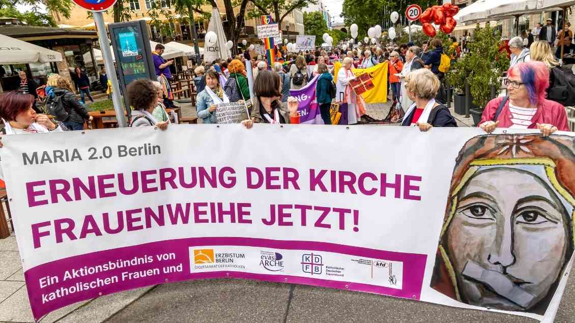 Demo beim Katholikentag in Stuttgart Archivfoto: Arnulf Hettrich (imago)