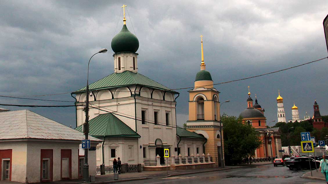 Mehrere orthodoxe Kirchen an einer Straße Symbolfoto: pixabay.com