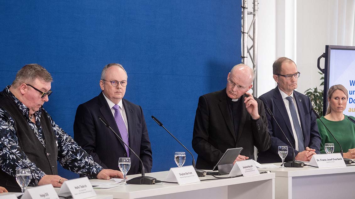 Pressekonferenz zur Missbrauchsstudie im Bistum Essen Foto: Andre Zelck (KNA)