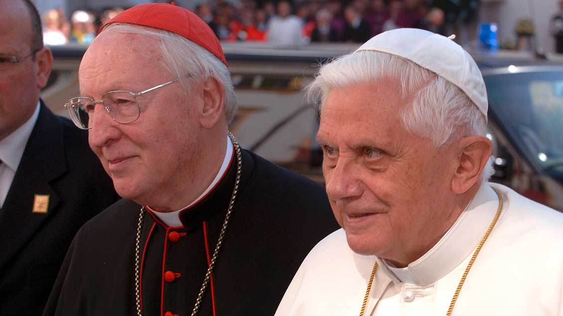 Kardinal Friedrich Wetter und Papst Benedikt XVI. Foto: Sven Simon (Imago)