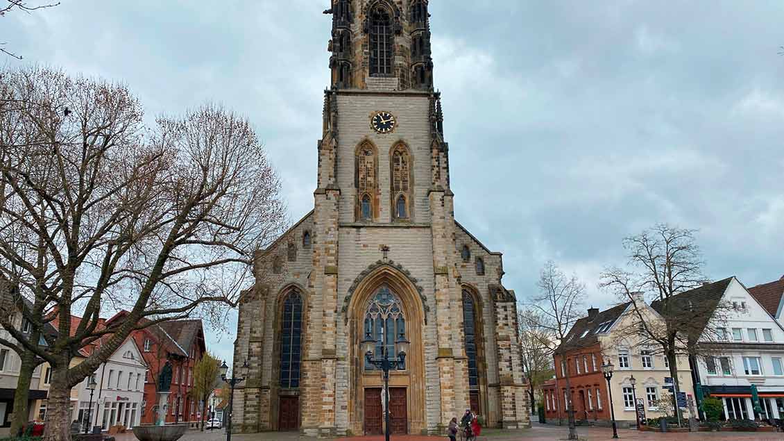 Die katholische Pfarrkirche St. Johannes in der Innenstadt von Oelde. | Foto: Johannes Bernard