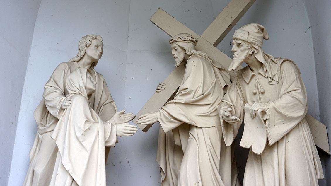 Jesus begegnet den weinenden Frauen. | Foto: Maria Kessing
