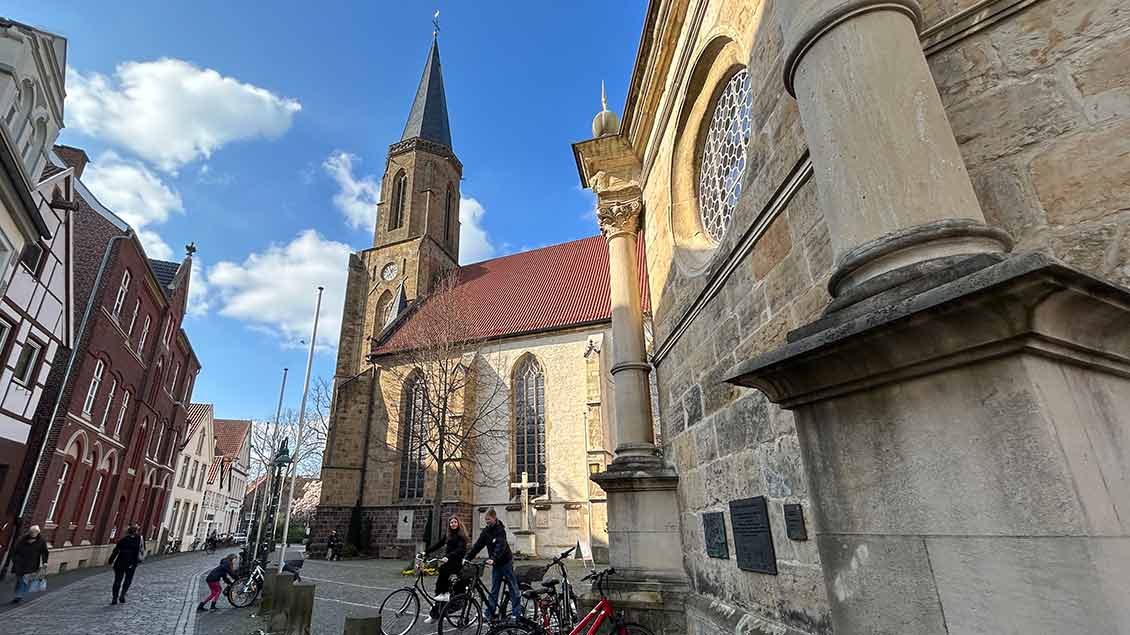Blick auf die Propsteikirche St. Clemens nahe der Wallfahrtskapelle. | Foto: Paul Hintzke