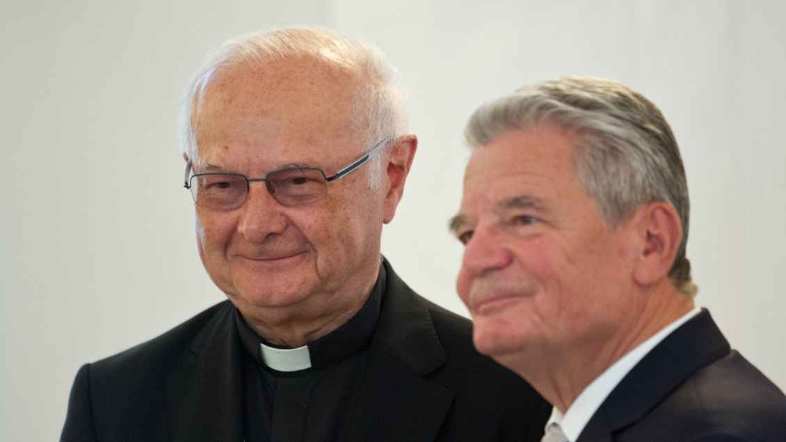 Robert Zollitsch mit dem ehemaligen Bundespräsidenten Joachim Gauck 2014 Archivfoto: Sven Simon (Imago)