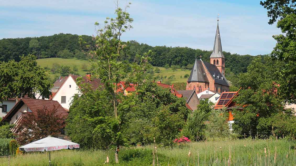 Blick auf ein Dorf in Unterfranken