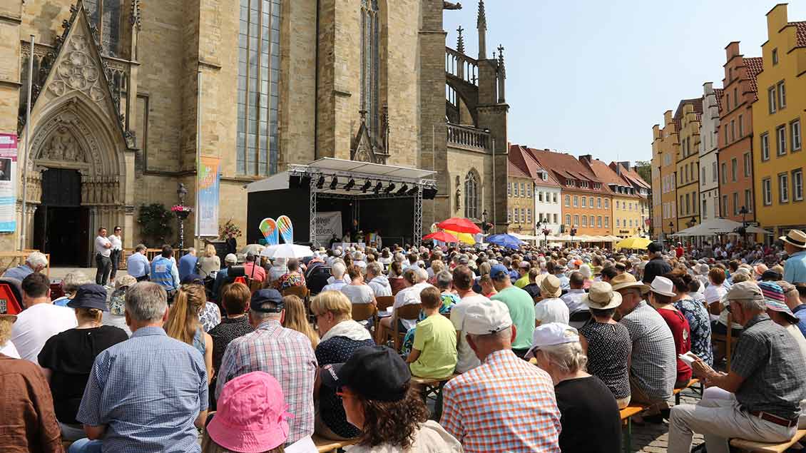 Abschlussgottesdienst auf dem Markt. | Foto: Thomas Arzner (Bistum Osnabrück)