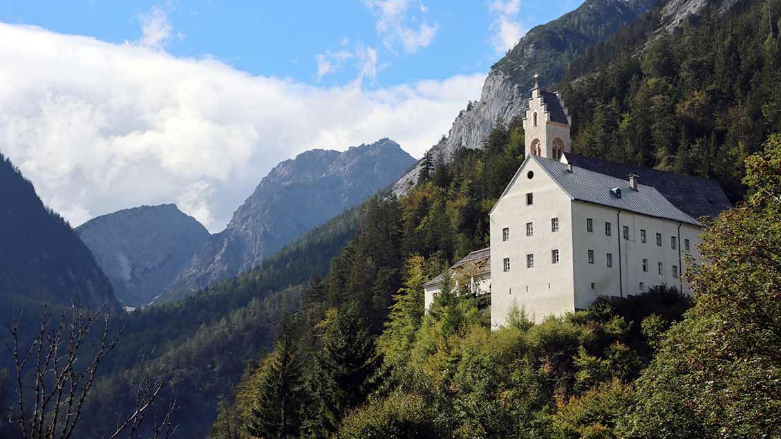 Kloster St. Georgenberg in den Alpen